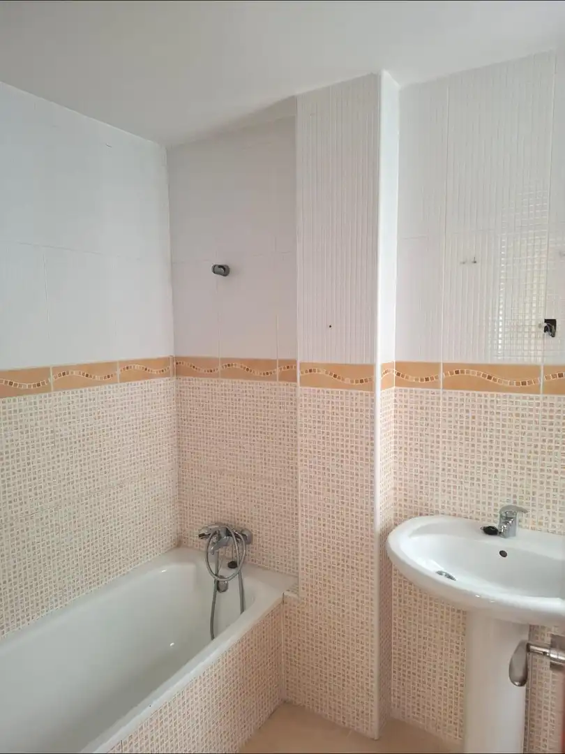 Bathroom of Attic for rent in Burjassot