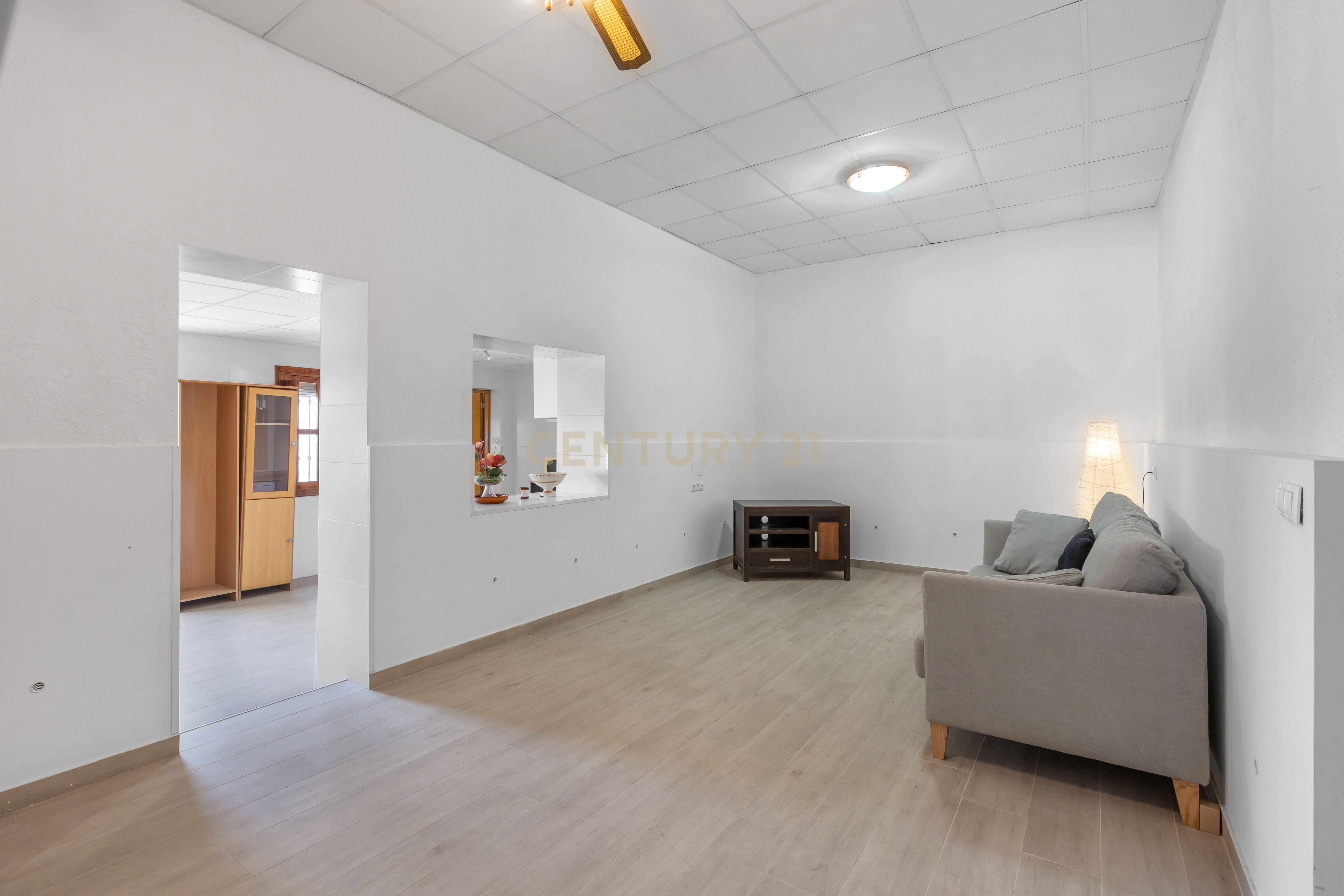 Single-family semi-detached for sale in Almoradí  with Air Conditioner, Oven and Microwave