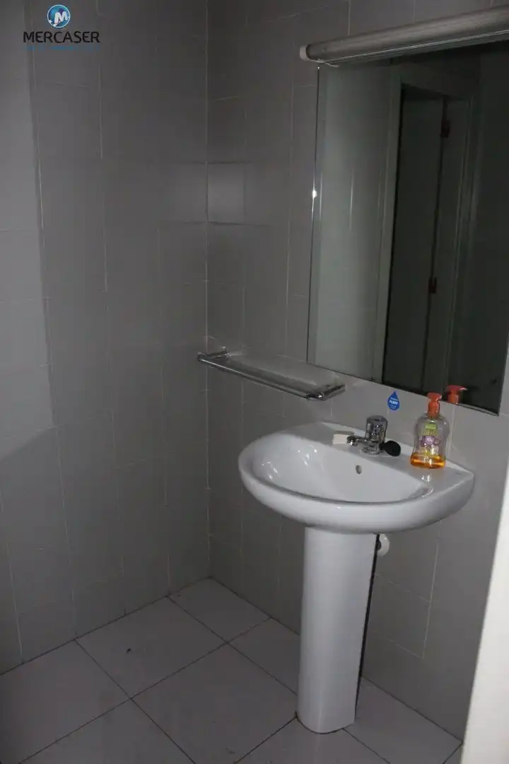 Bany de Local de lloguer en Alcalá de Henares