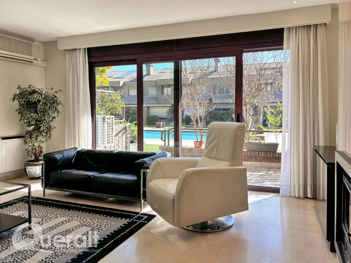 Sala de estar de Casa adosada de alquiler en Lleida con Calefacción y Jardín privado