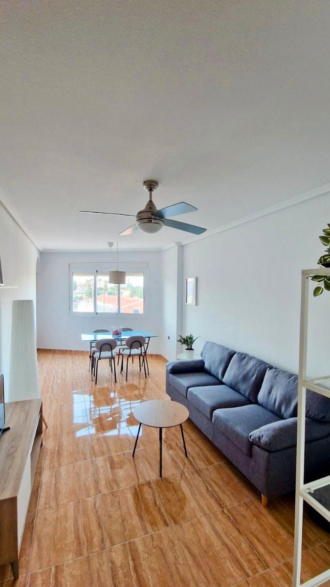 Sala d'estar de Apartament de lloguer en Almoradí amb Piscina, Moblat i Forn