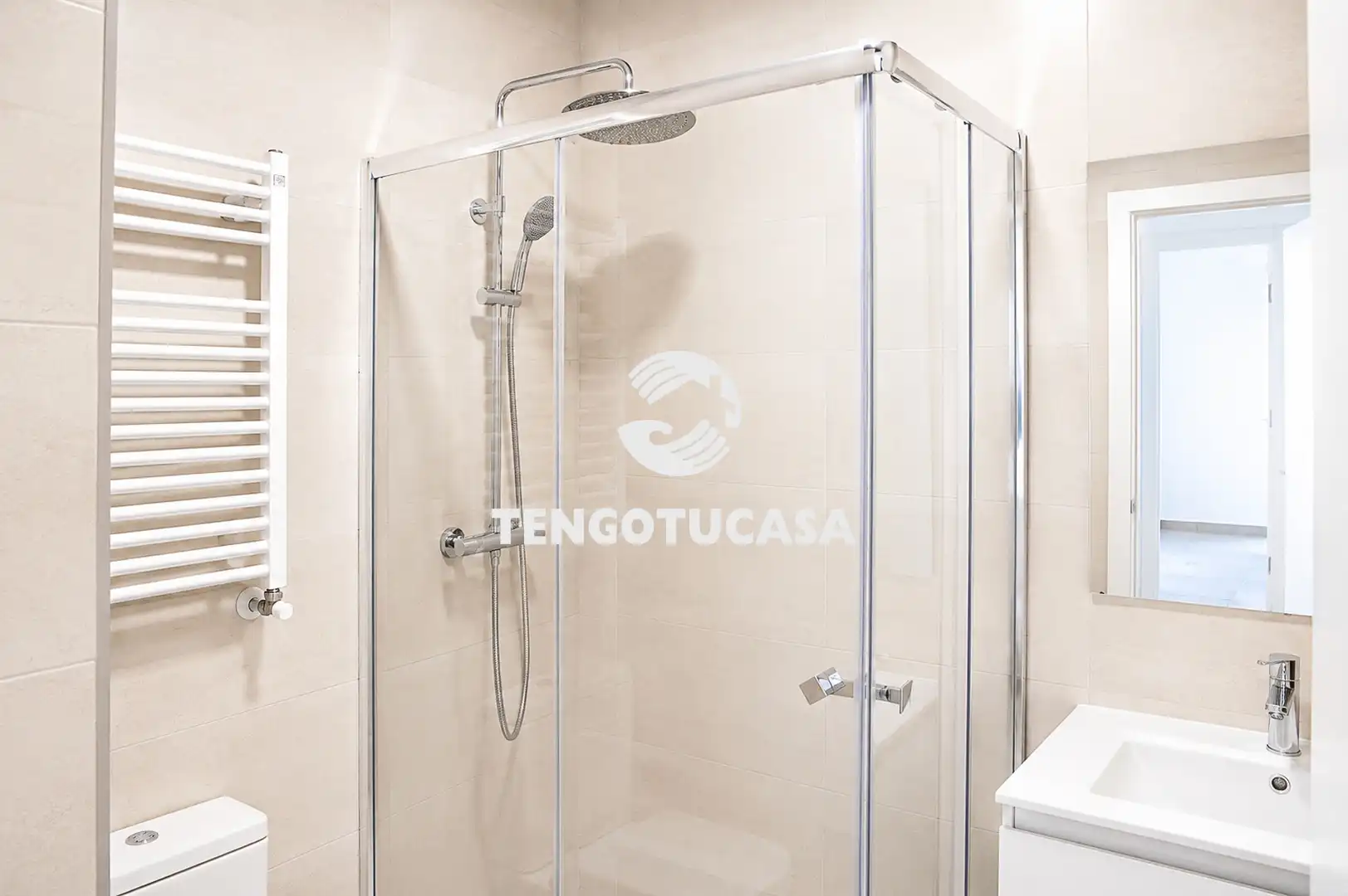 Baño de Piso en venta en Madrid con Aire acondicionado, Calefacción y Amueblado