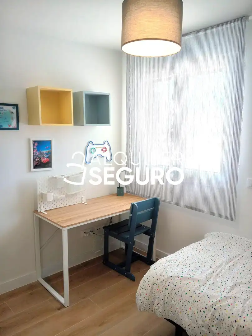 Bedroom of Flat for rent in Valladolid  with Heating, Terrace and Swimming Pool