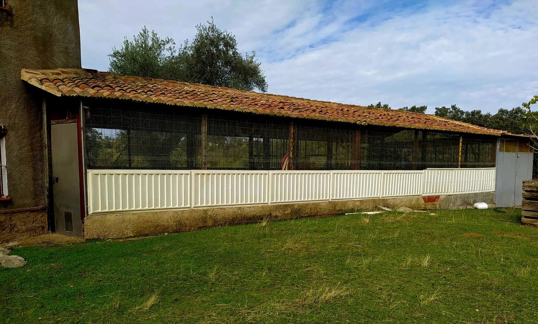 Vista exterior de Casa o chalet en venta en El Castillo de las Guardas con Aire acondicionado, Jardín privado y Terraza