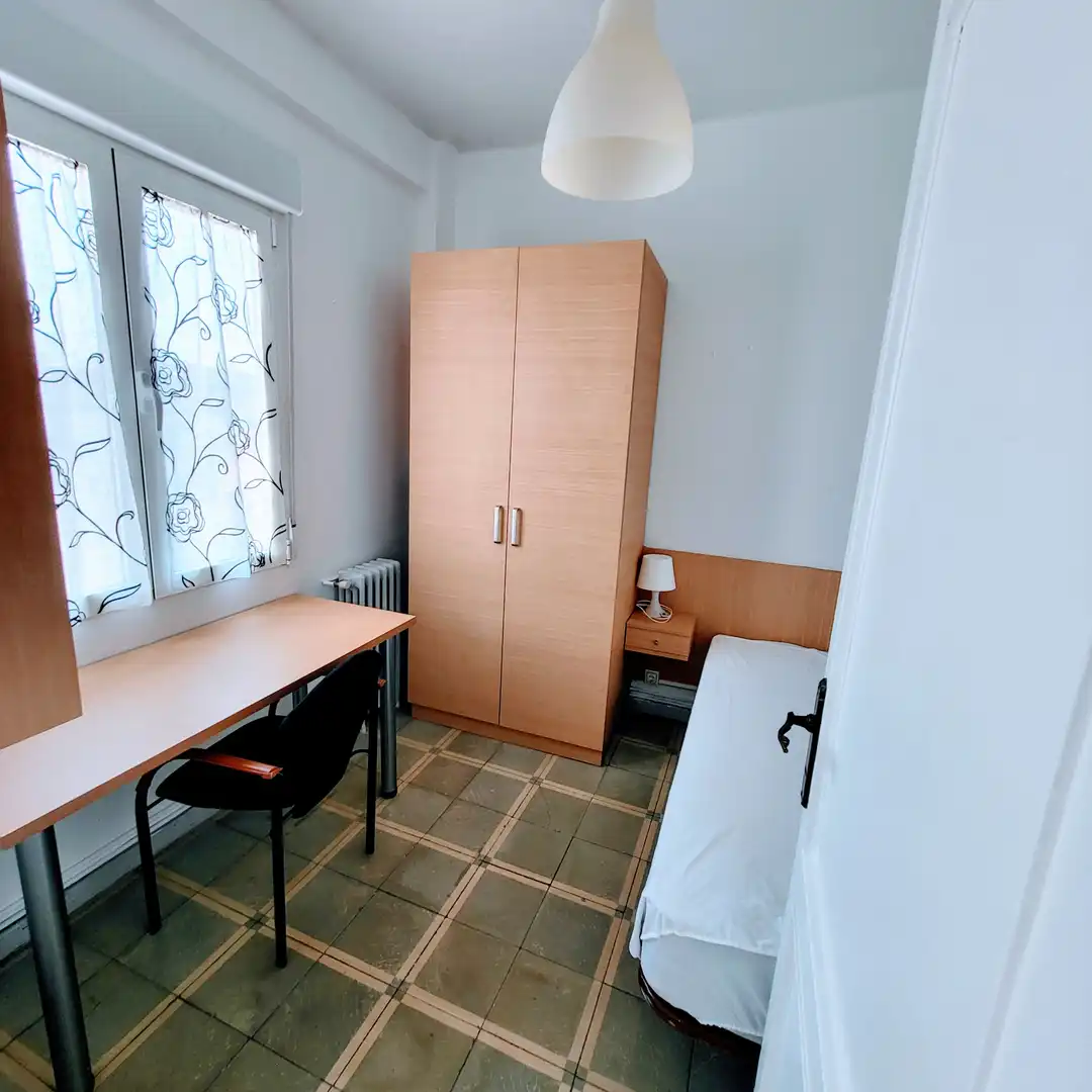 Schlafzimmer von Wohnung zur Miete in Zaragoza mit Heizung, Möbliert und Ofen
