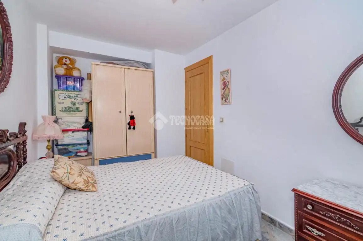 Dormitori de Casa adosada en venda en Loja amb Terrassa