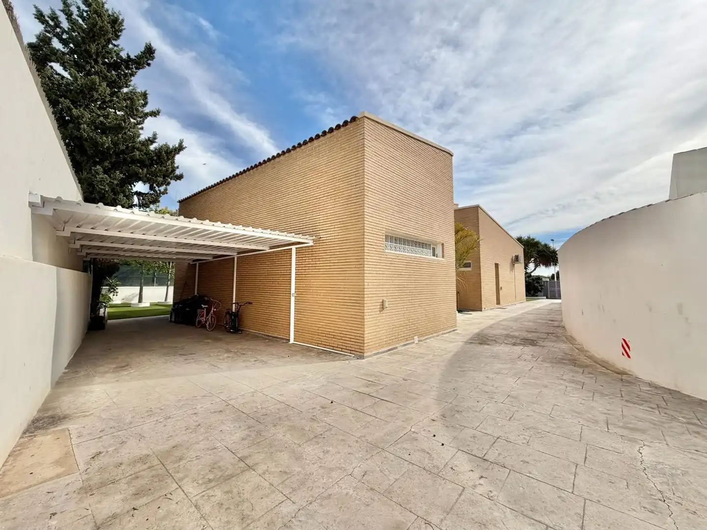 Vista exterior de Casa o chalet en venta en Elche / Elx con Aire acondicionado, Jardín privado y Terraza