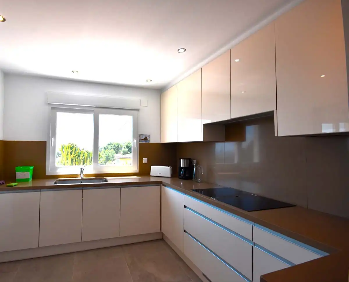 Cocina de Casa o chalet en venta en Calpe / Calp con Aire acondicionado, Jardín privado y Terraza