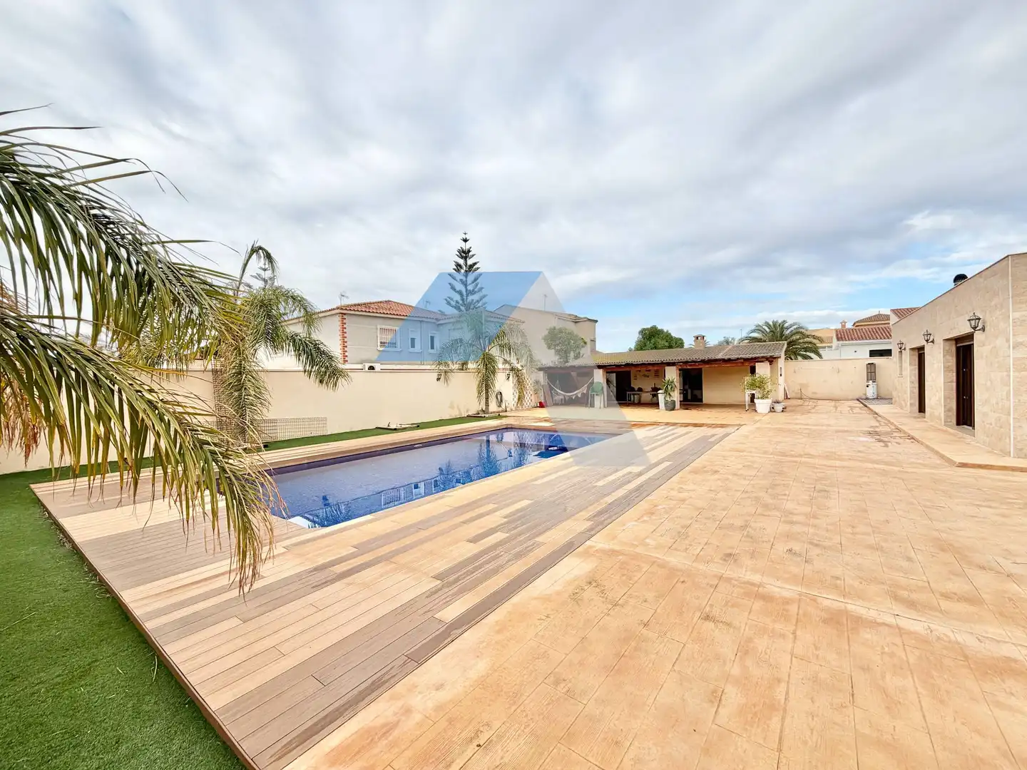 Piscina de Casa o xalet en venda en San Vicente del Raspeig / Sant Vicent del Raspeig amb Jardí privat