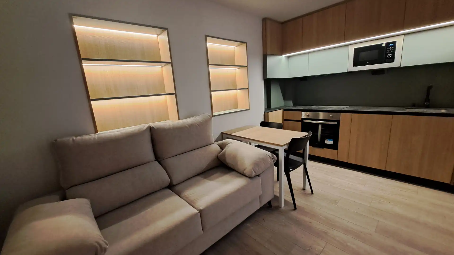 Sala de estar de Apartamento de alquiler en León Capital  con Amueblado, Horno y Lavadora