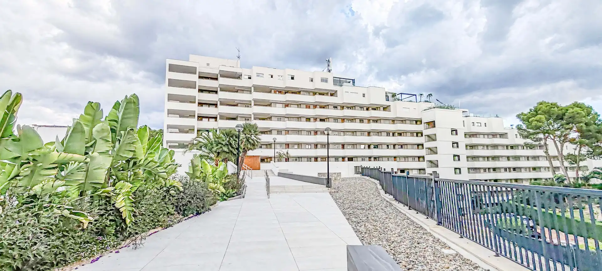 Vista exterior de Pis en venda en Calvià amb Aire condicionat, Calefacció i Terrassa