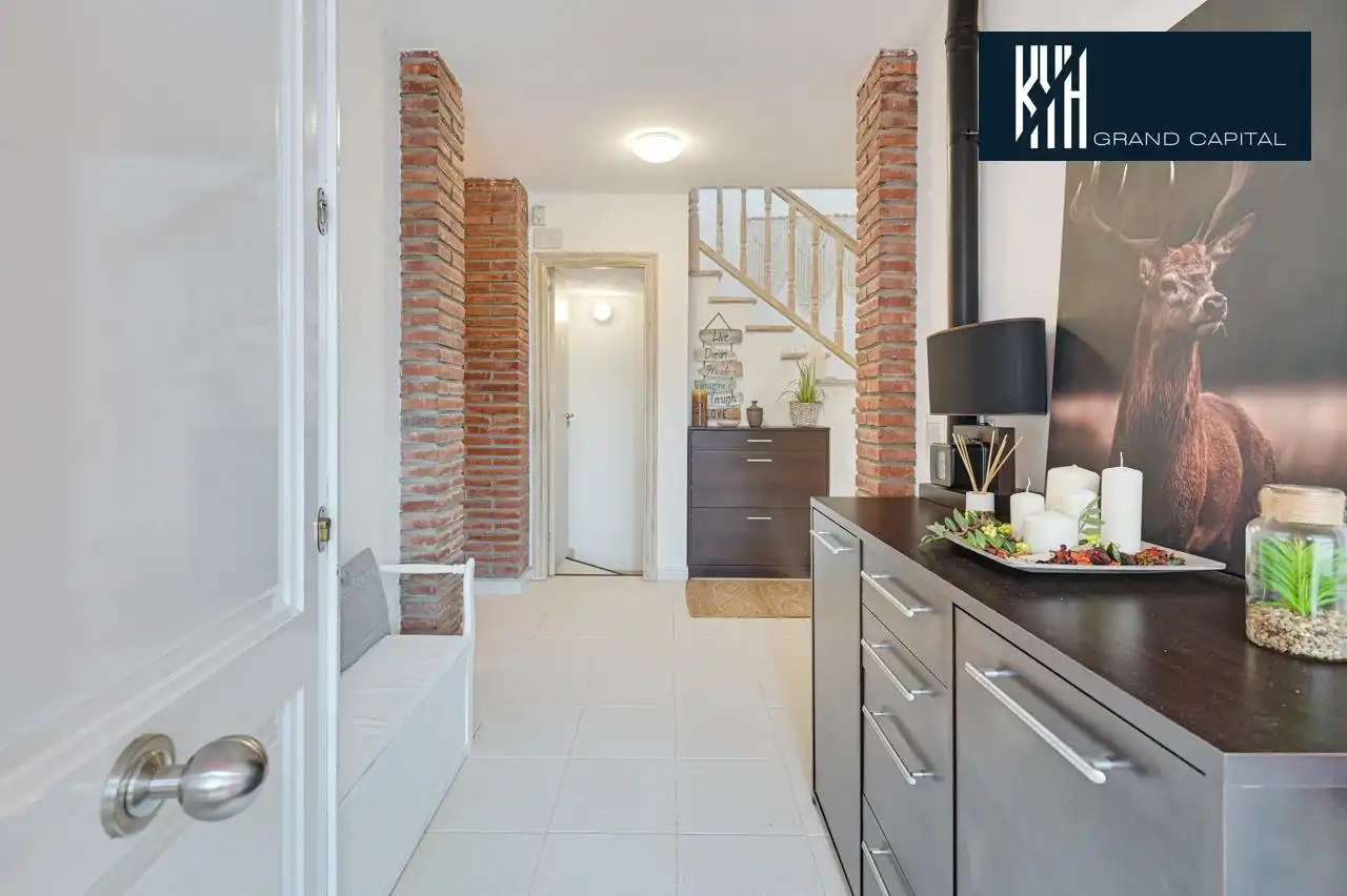 Casa con piscina in vendita a Carrer Carrer Montserrat, imagen 14