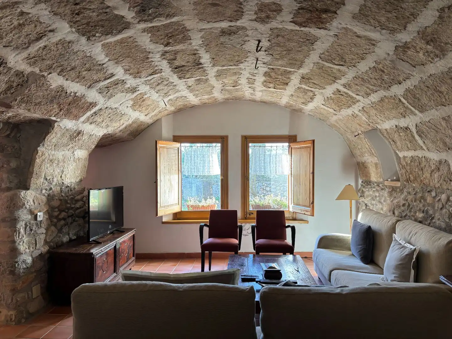 Sala d'estar de Finca rústica en venda en Cabanelles amb Calefacció, Jardí privat i Terrassa