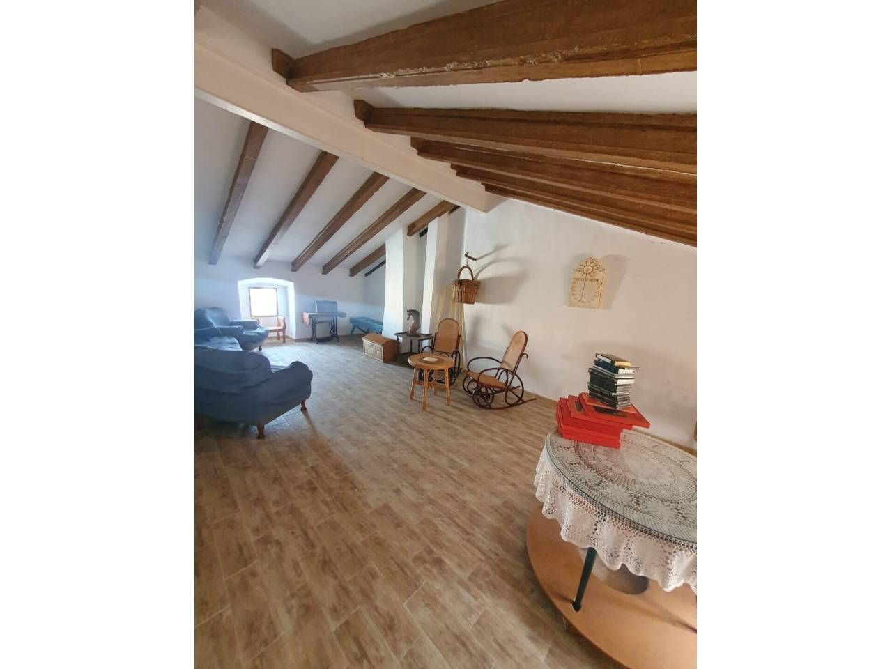 Sala d'estar de Casa adosada en venda en Sabiote amb Jardí privat i Terrassa