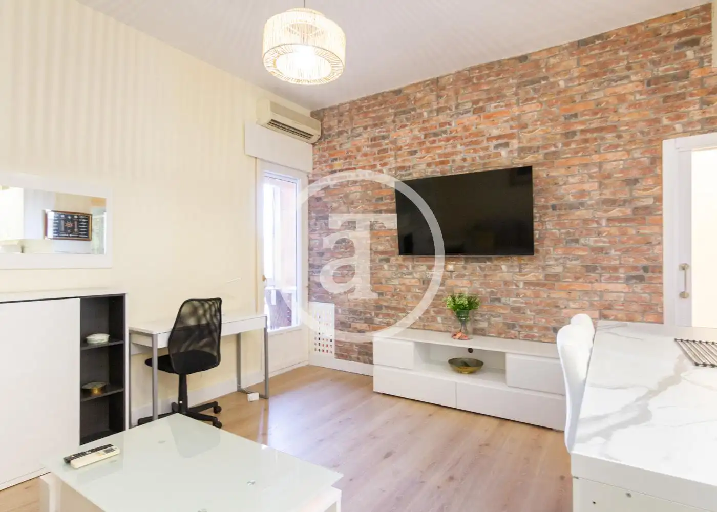 Living room of Flat for rent in Madrid  with Air Conditioner, Heating and Furnished
