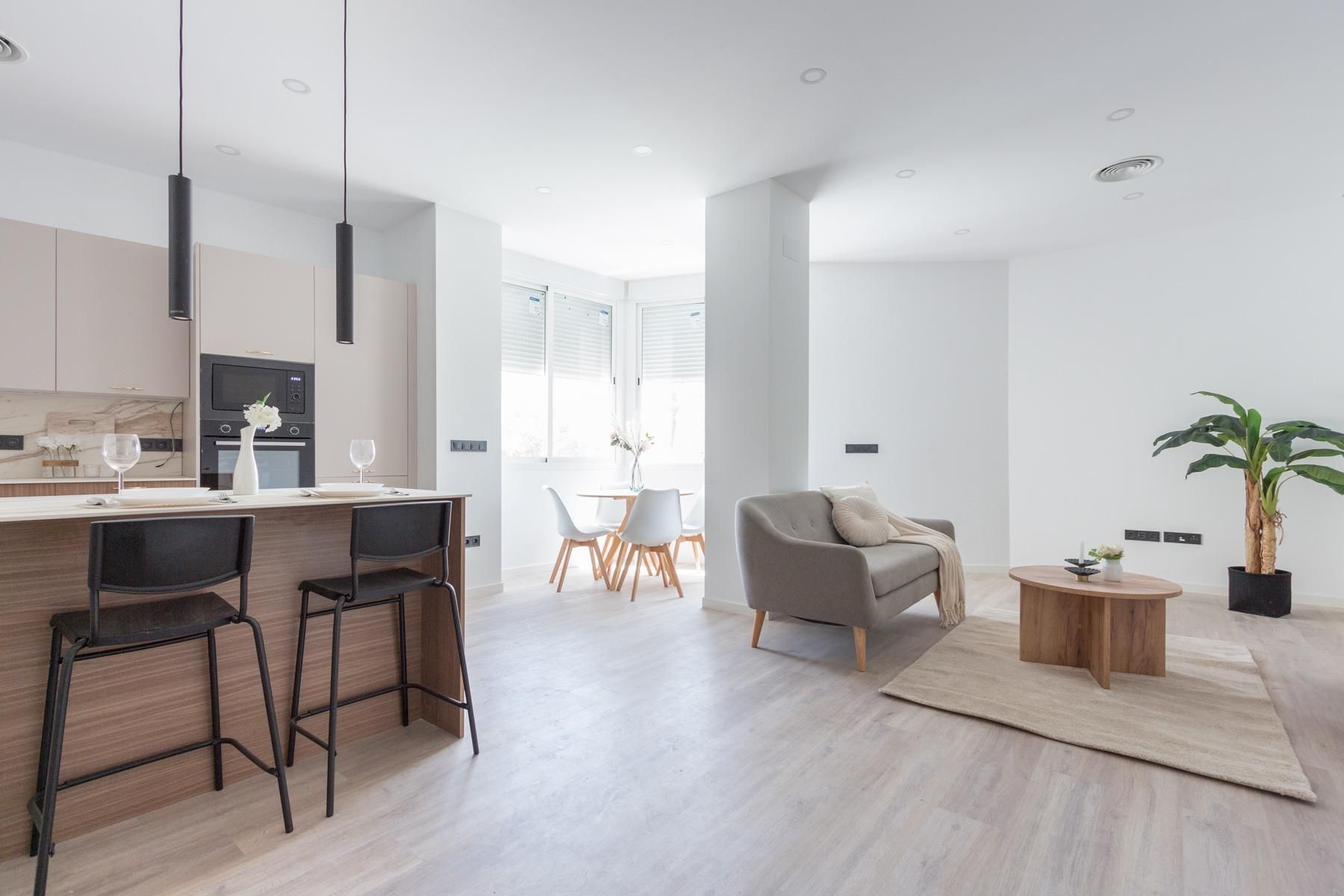 Living room of Flat for sale in  Sevilla Capital  with Parquet flooring