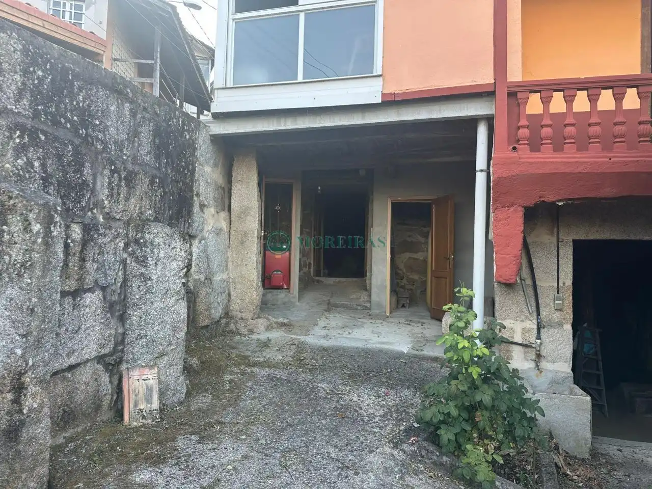 Vista exterior de Casa o xalet en venda en Barbadás amb Calefacció, Jardí privat i Balcó