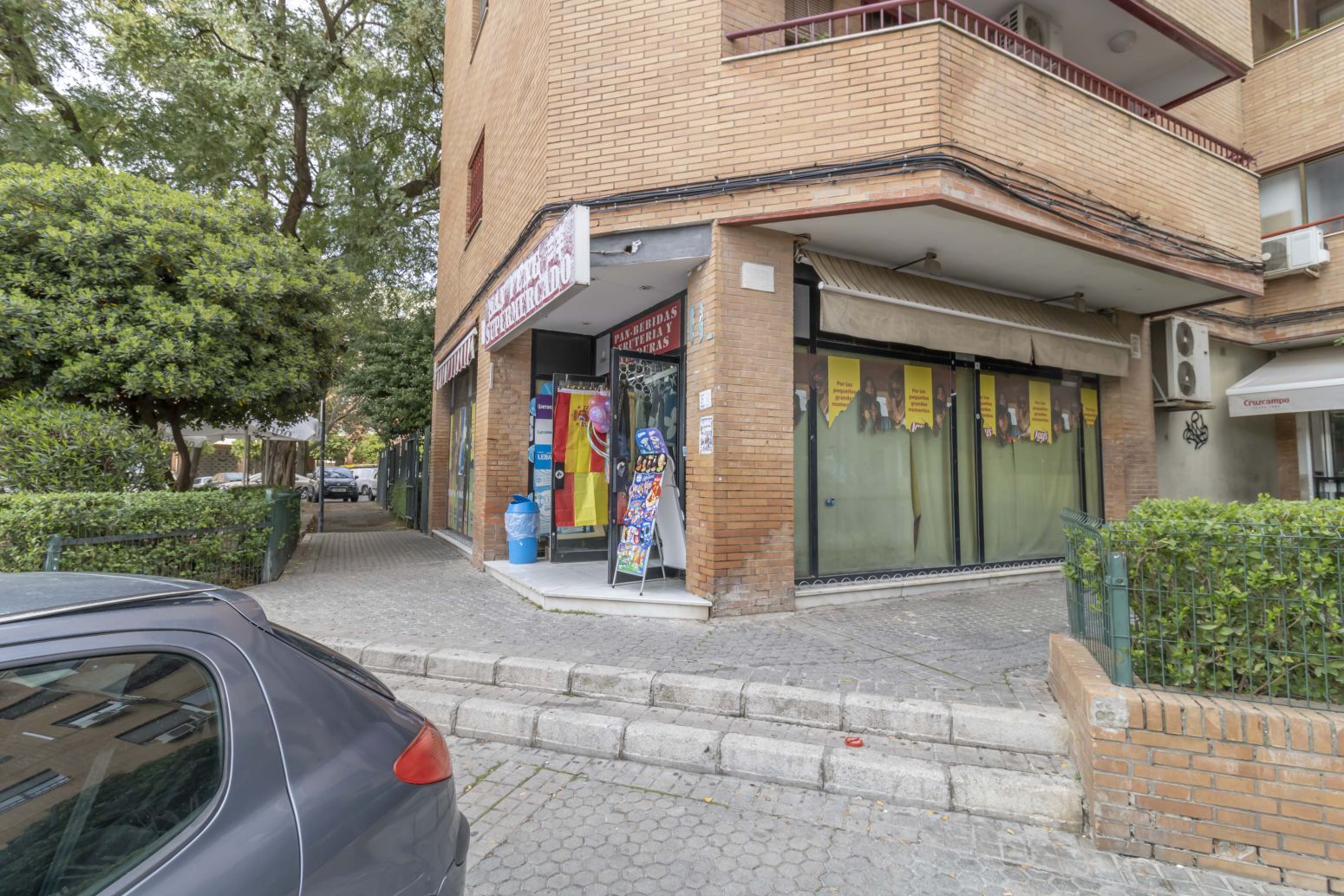 Premises for sale in  Sevilla Capital