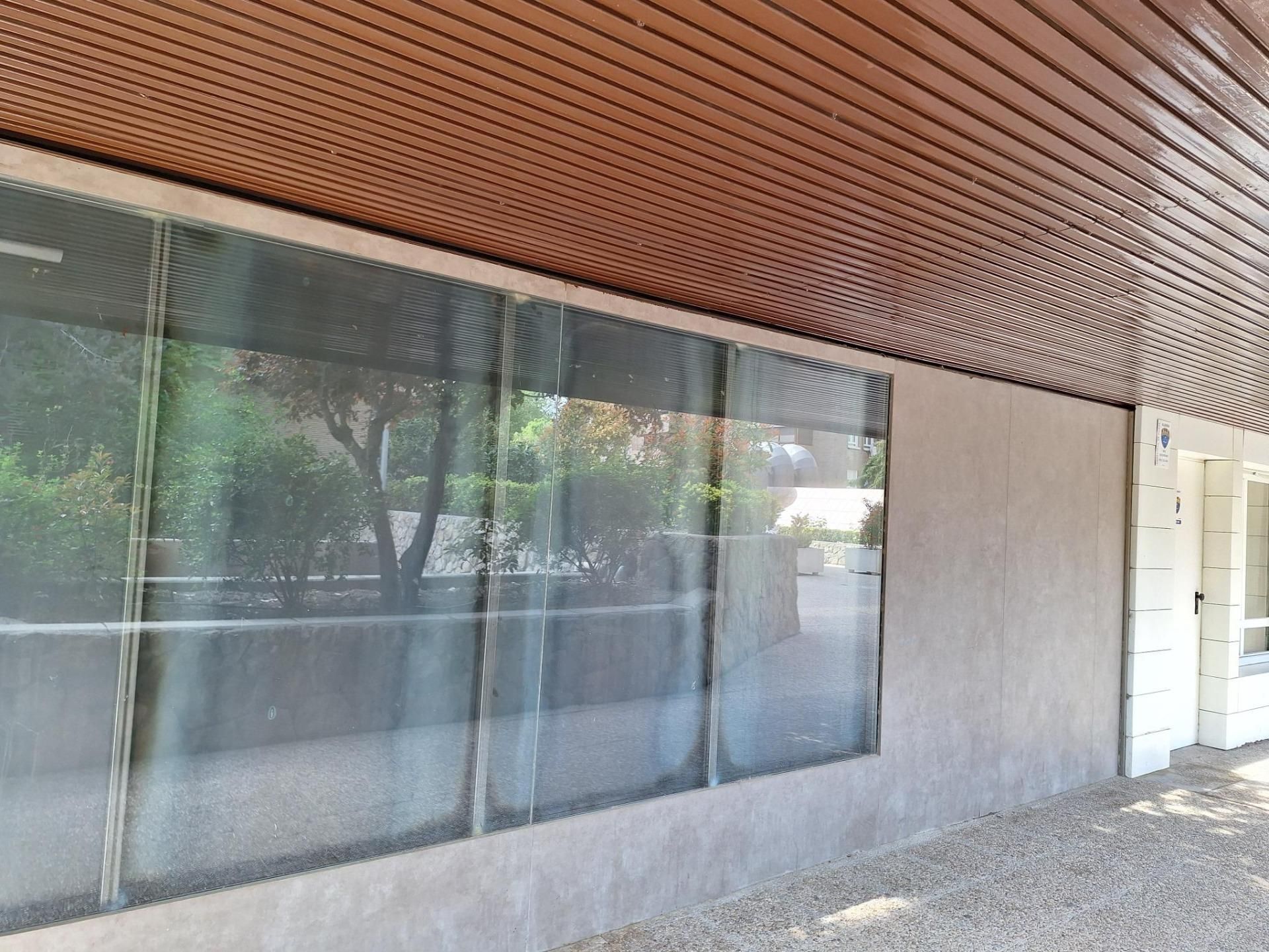 Exterior view of Premises for sale in  Madrid Capital