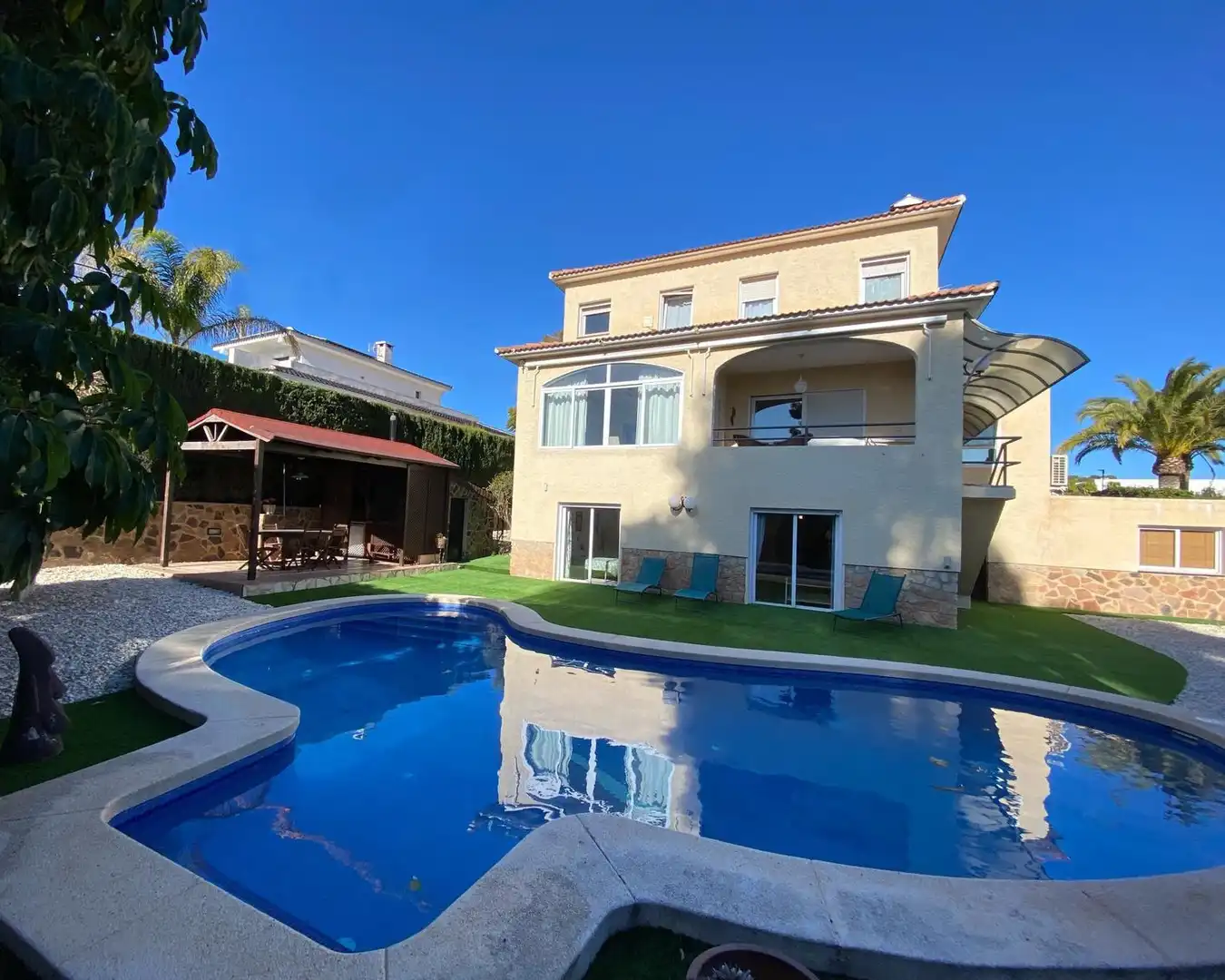 Casa amb terrassa en venda a Coloma