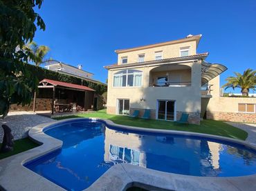 Casa amb balcó en venda a Coloma
