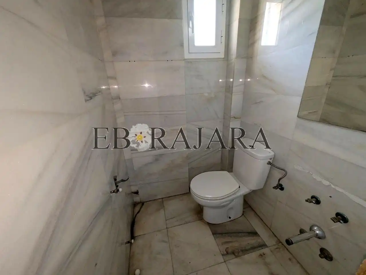 Bany de Casa adosada en venda en Talavera de la Reina amb Jardí privat, Parquet i Terrassa