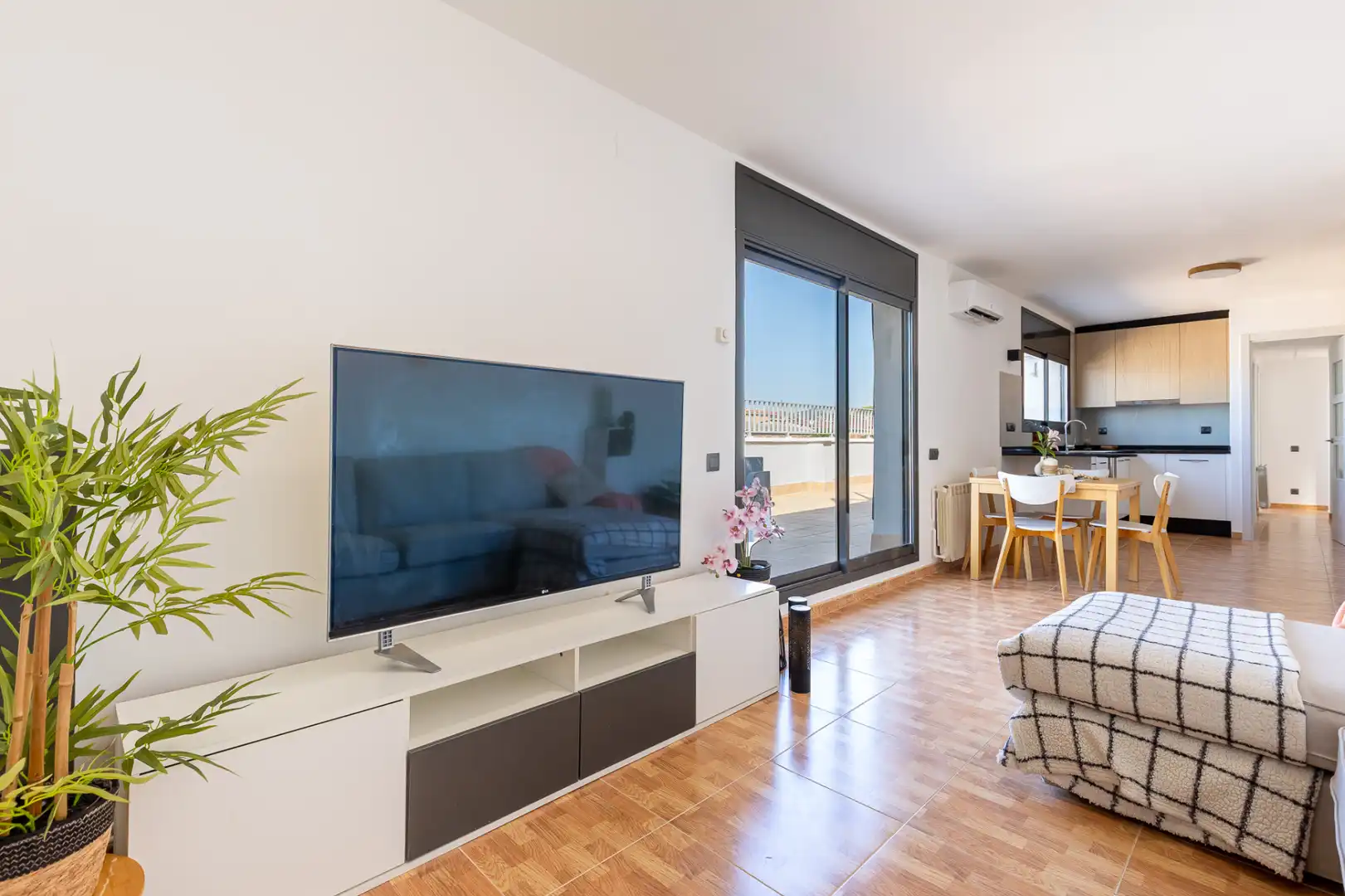 Sala de estar de Ático en venta en Terrassa con Aire acondicionado, Calefacción y Terraza