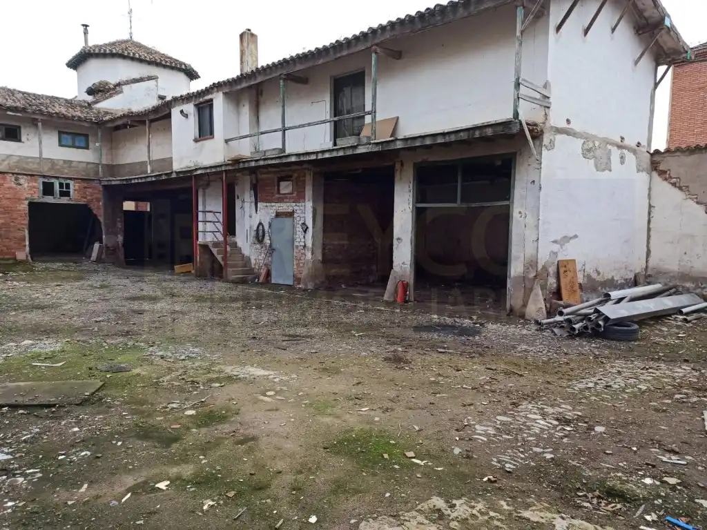Vista exterior de Casa o chalet en venta en Arenzana de Abajo con Jardín privado
