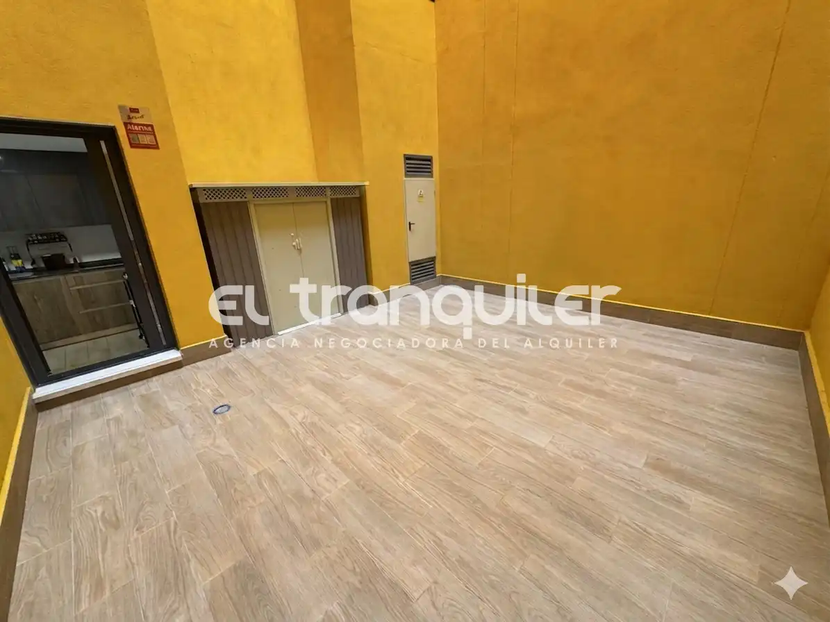 Flat for rent in Madrid  with Air Conditioner, Terrace and Storage room