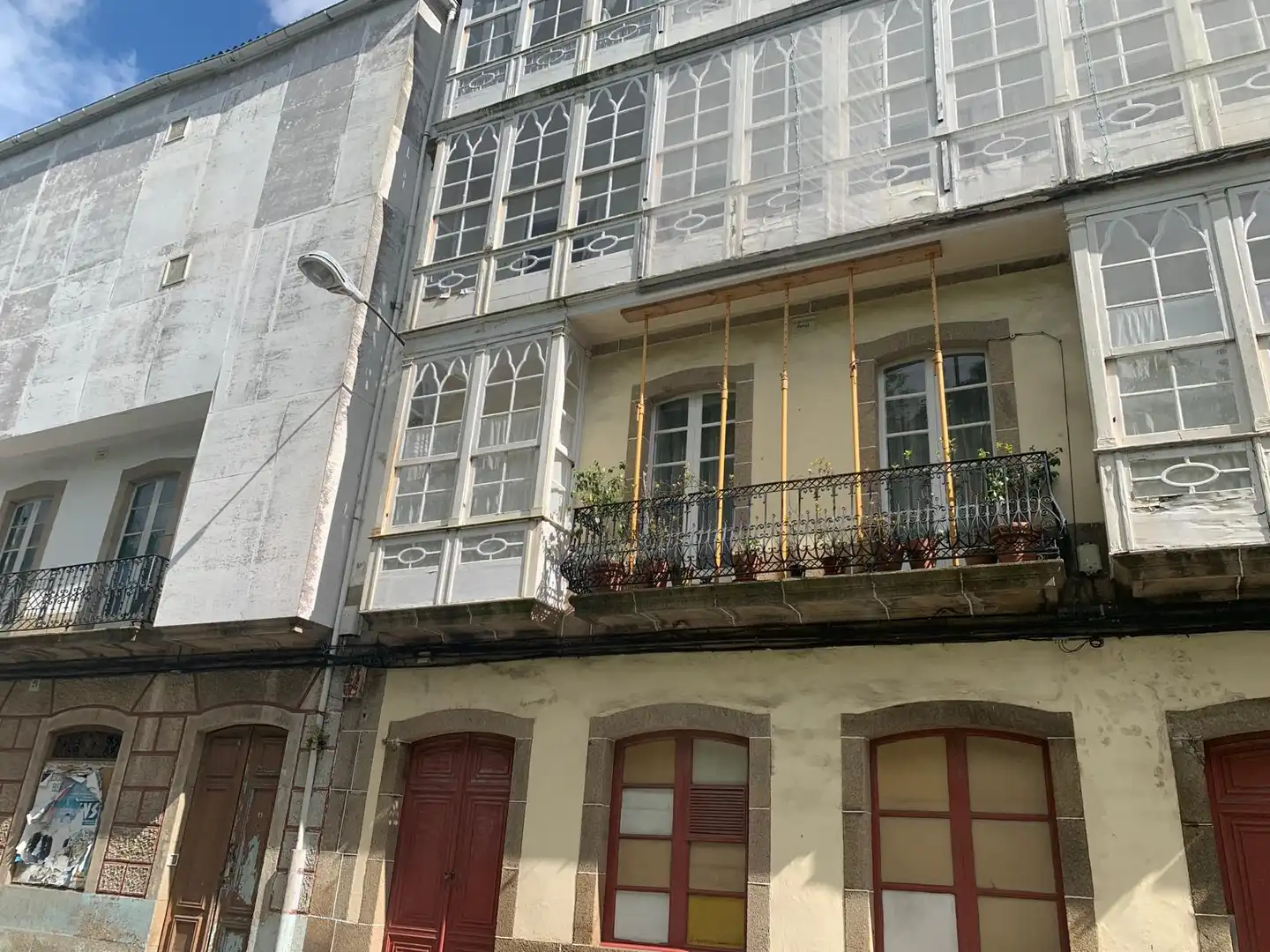 Vista exterior de Edifici en venda en Ferrol