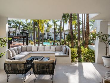 Bajo con piscina en venta en Milla de Oro
