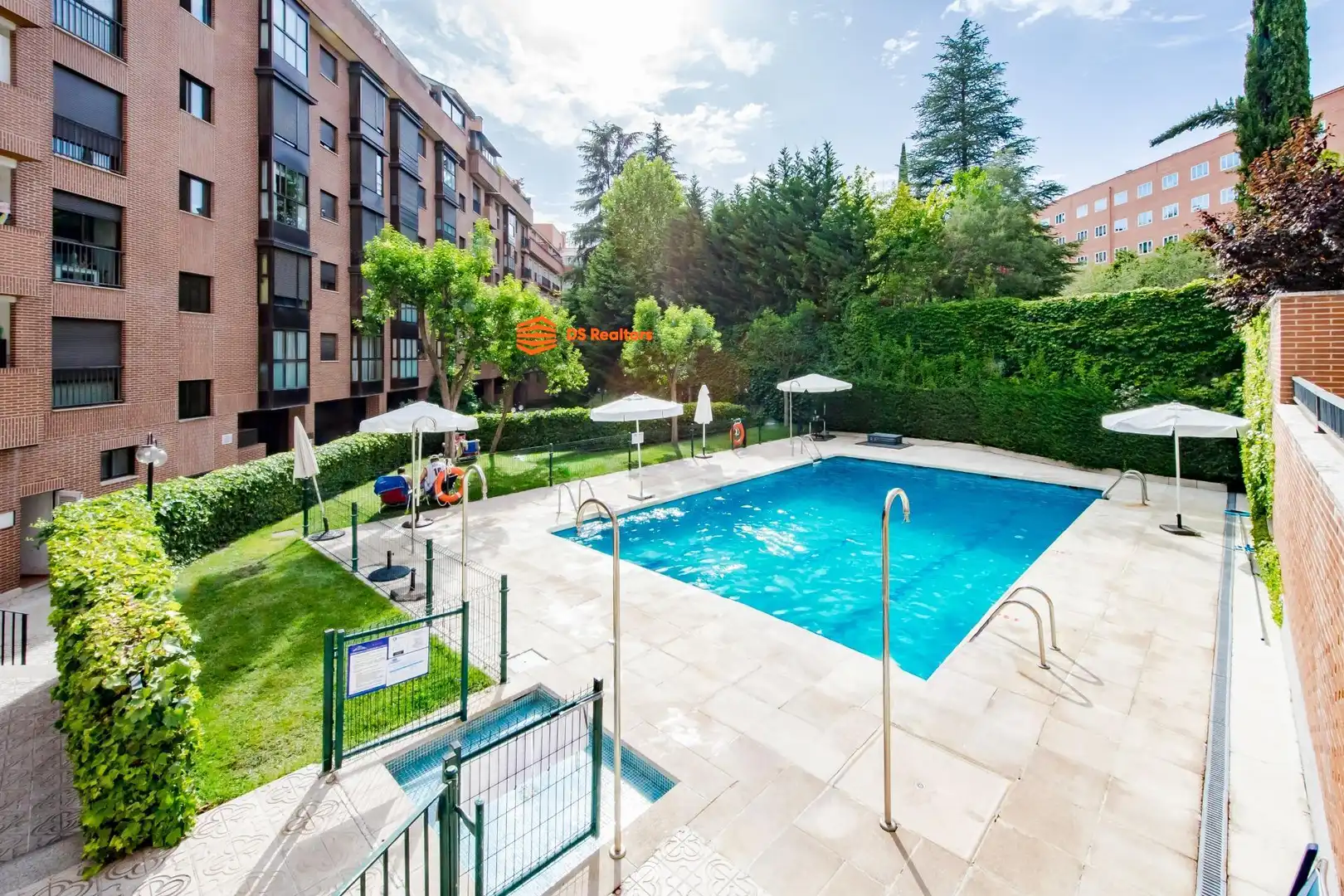Piscina de Ático en venta en Madrid con Calefacción, Amueblado y Piscina comunitaria