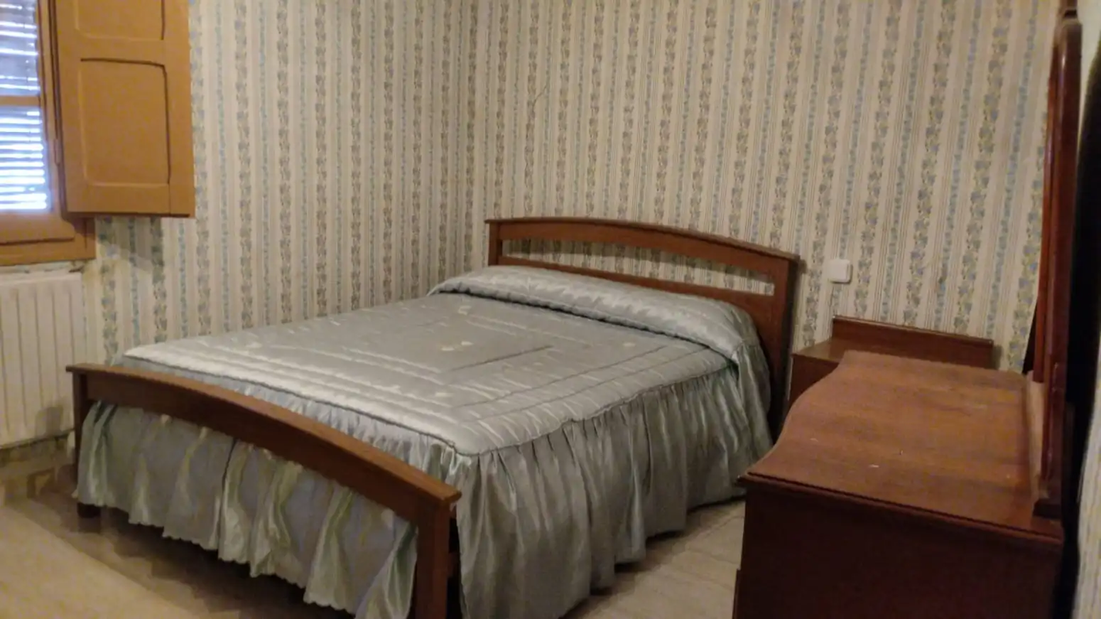 Dormitori de Casa adosada en venda en El Redal amb Calefacció i Jardí privat