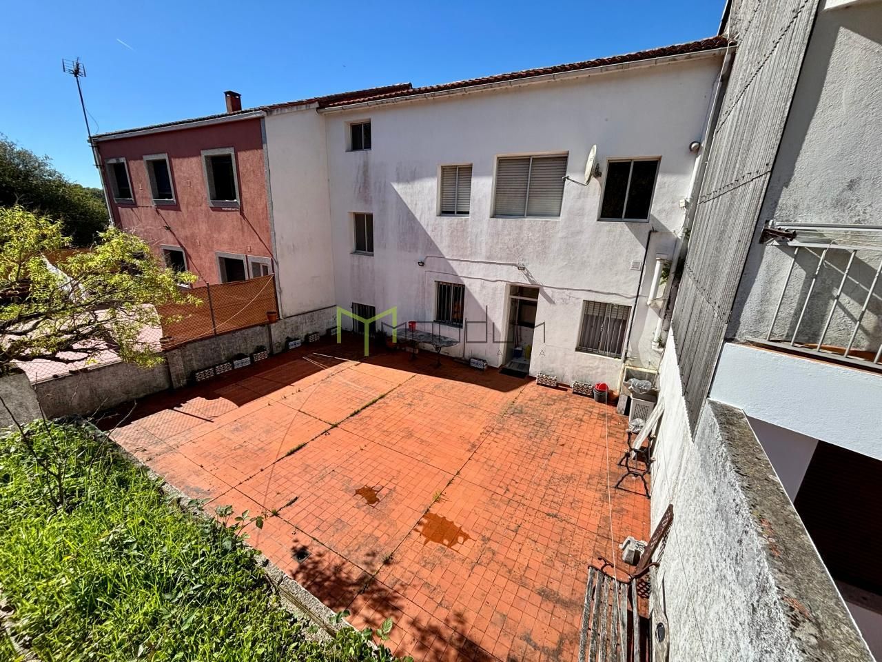 Vista exterior de Casa o xalet en venda en Santiago de Compostela  amb Jardí privat, Terrassa i Traster