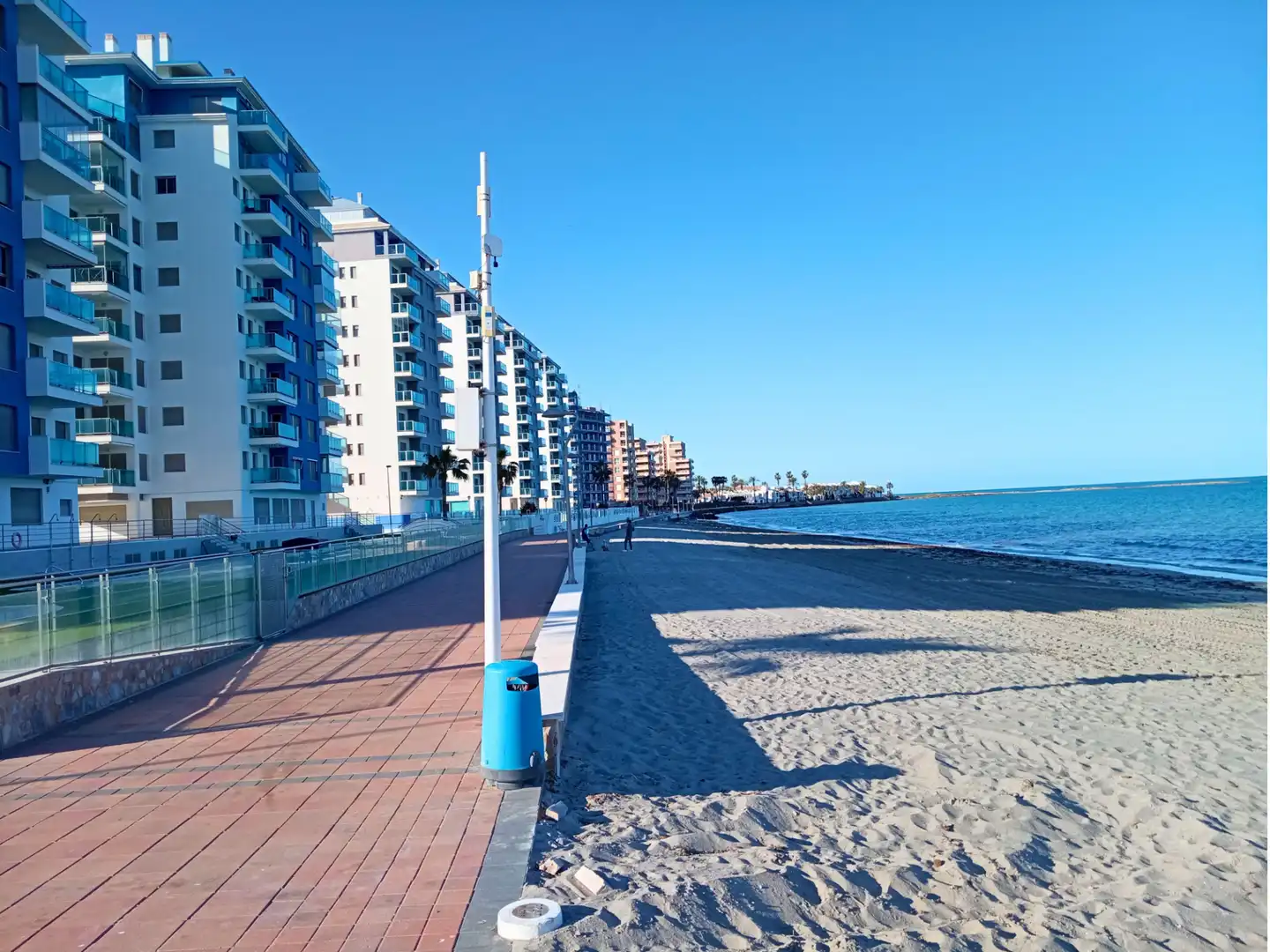 Vista exterior de Piso en venta en La Manga del Mar Menor con Aire acondicionado, Amueblado y Horno