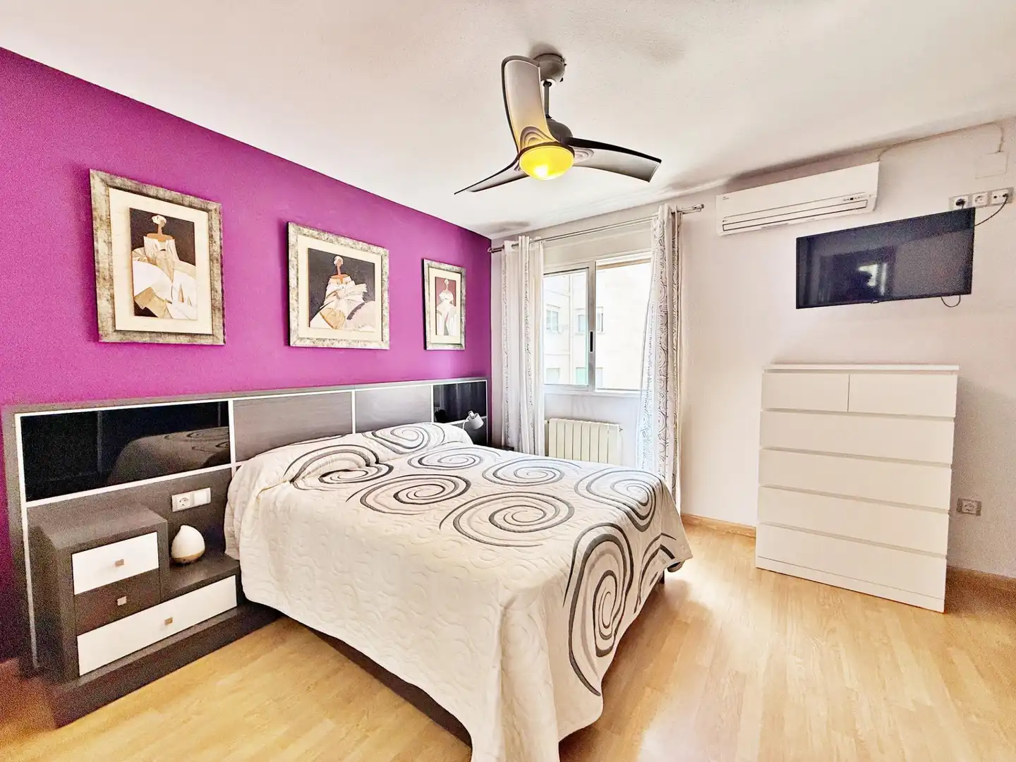 Habitación de Casa adosada en venta en Paterna con Aire acondicionado, Jardín privado y Trastero