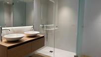 Bathroom of Apartment to rent in  Madrid Capital  with Air Conditioner, Terrace and Swimming Pool