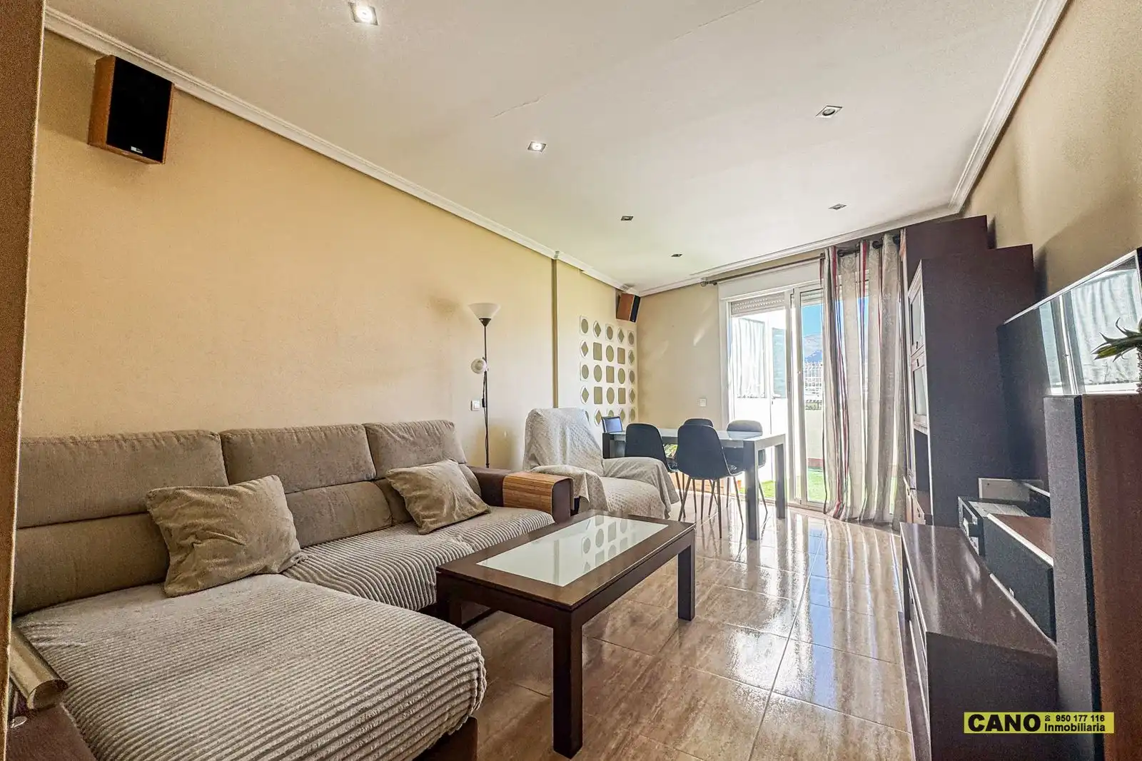 Sala de estar de Piso en venta en Roquetas de Mar con Aire acondicionado, Calefacción y Terraza