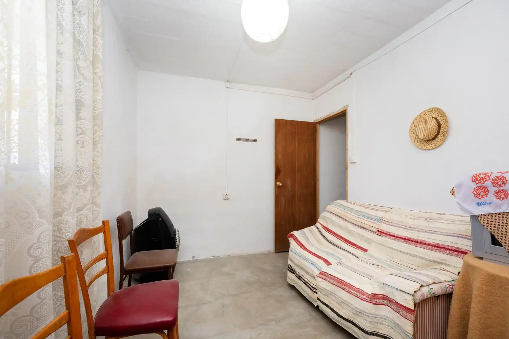Country homes for sale in Villa de Otura  with Storage room