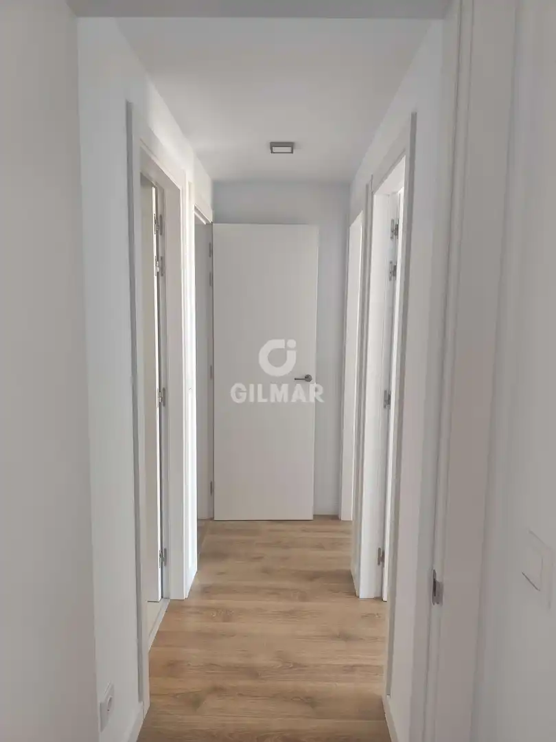 Piso de alquiler en Tomares con Calefacción, Jardín privado y Trastero