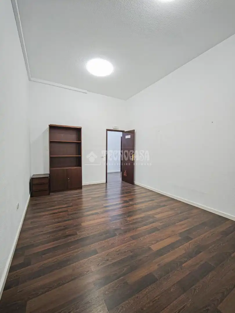 Commercial properties for sale in Arona  with Furnished