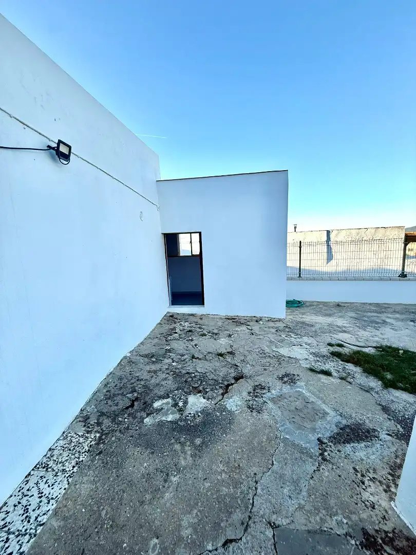 Außenansicht von Einfamilien-Reihenhaus zum Verkauf in Tarifa mit Terrasse