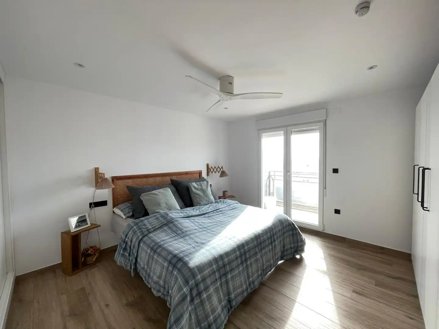 Schlafzimmer von Wohnung zum Verkauf in Onil mit Klimaanlage, Heizung und Balkon