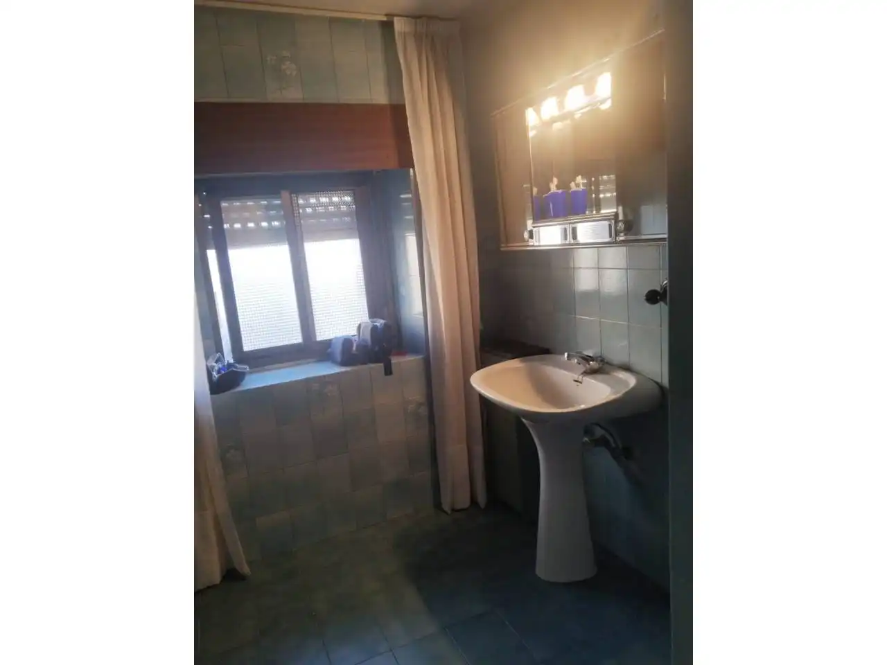 Baño de Casa adosada en venta en Susinos del Páramo con Calefacción, Terraza y Amueblado