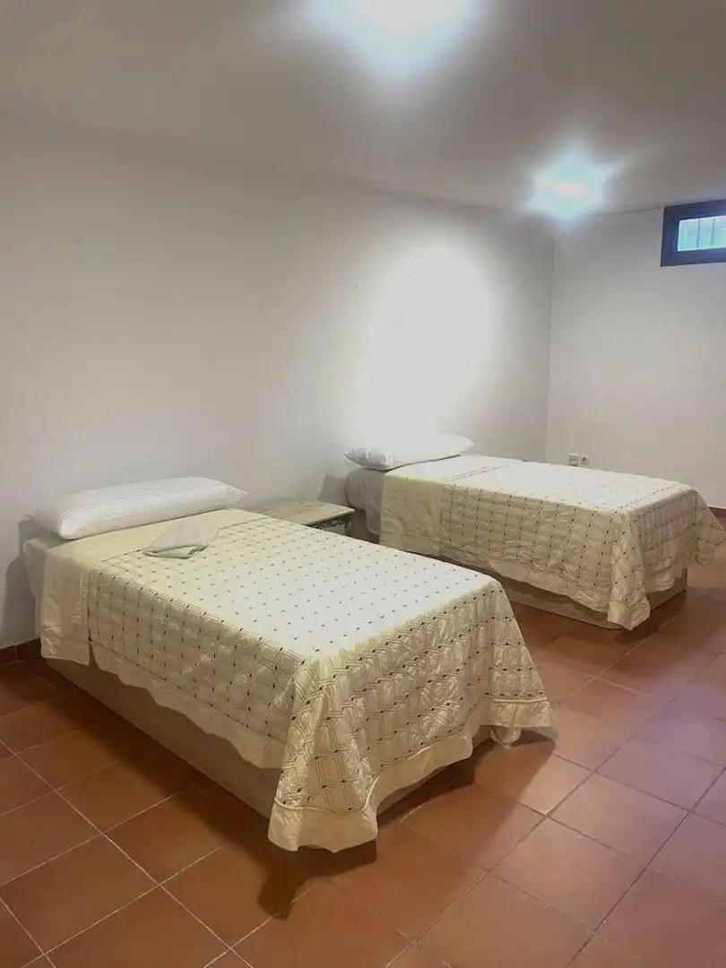 Dormitori de Casa adosada de lloguer en Marbella amb Aire condicionat, Terrassa i Moblat