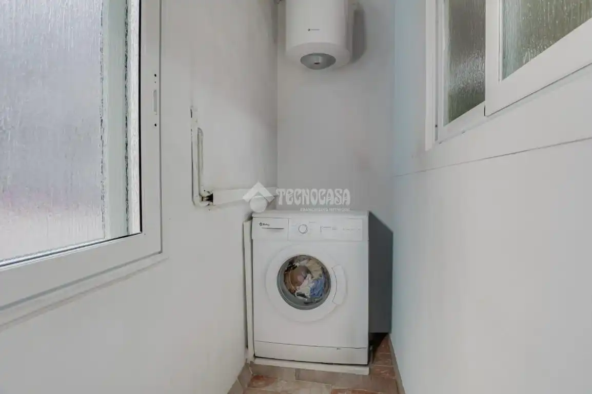 Dormitori de Pis en venda en Terrassa amb Aire condicionat i Balcó