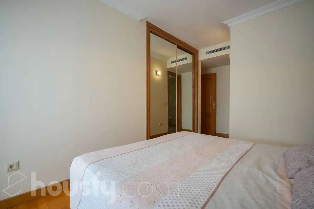 Habitación de Piso en venta en Madrid con Aire acondicionado, Calefacción y Jardín privado