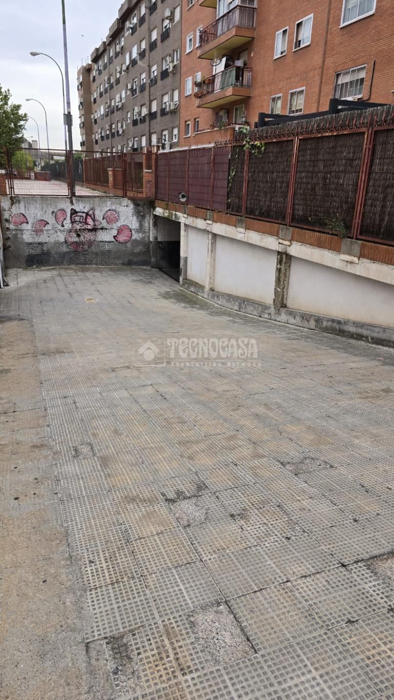 Garaje en venta en Juan de la Cierva