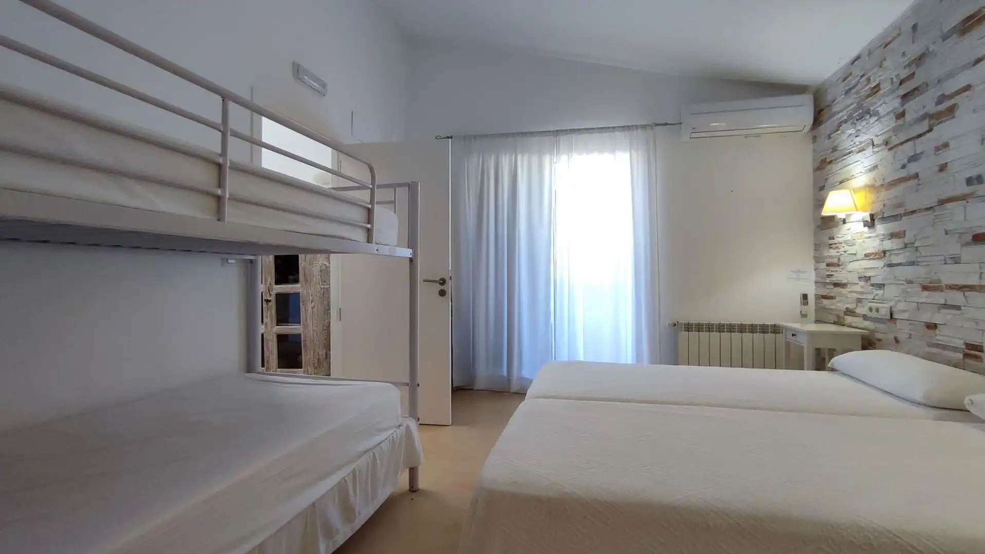 Habitación de Casa o chalet en venta en Gandia con Aire acondicionado, Calefacción y Jardín privado
