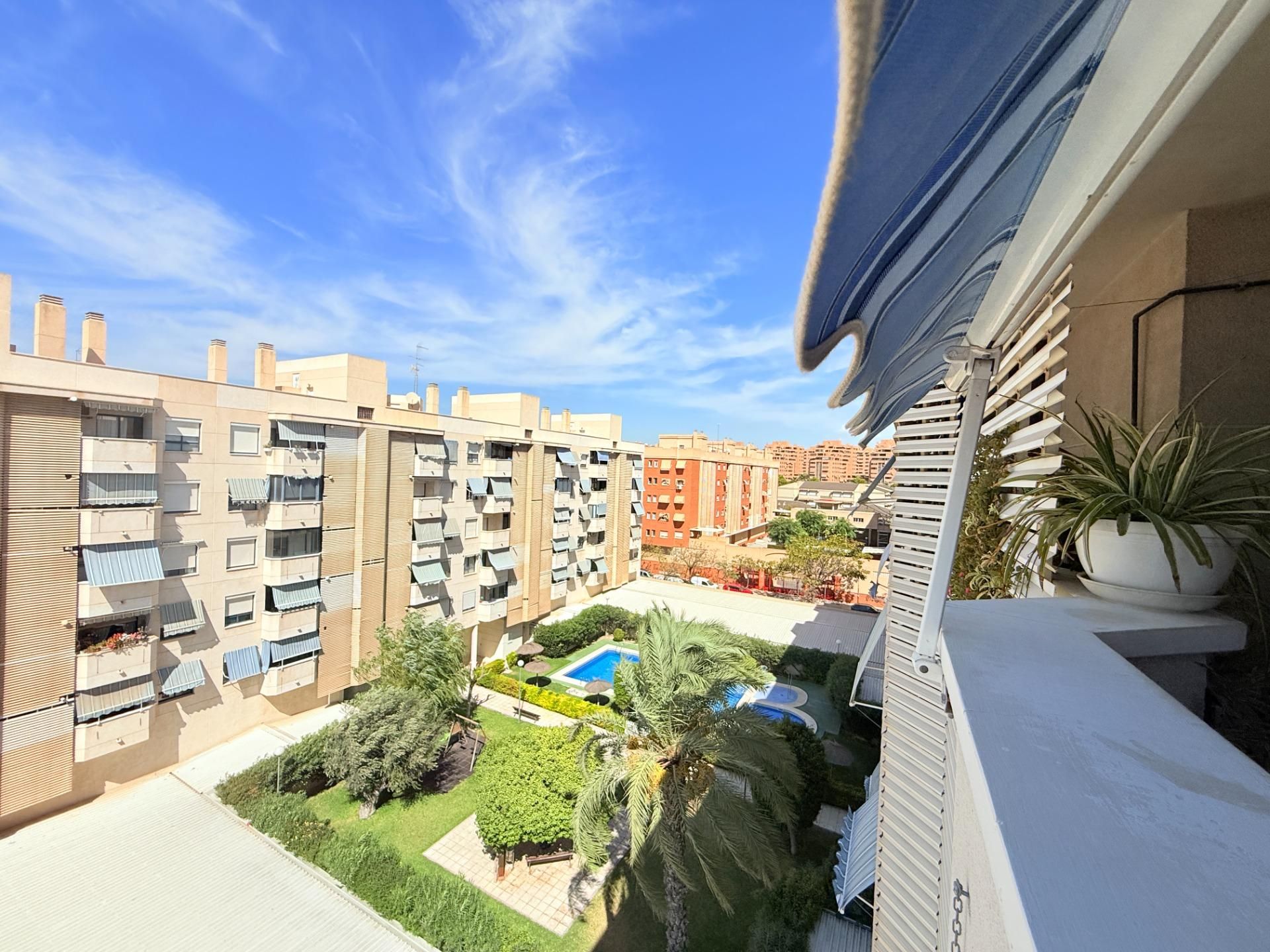 Exterior view of Flat for sale in Alicante / Alacant  with Air Conditioner, Balcony and Community pool